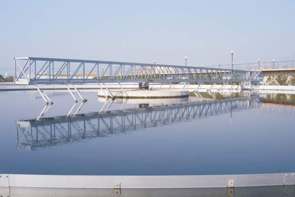 中心傳動(dòng)刮吸泥