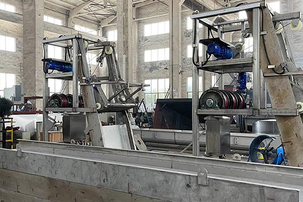 階梯式格柵除污機(jī)